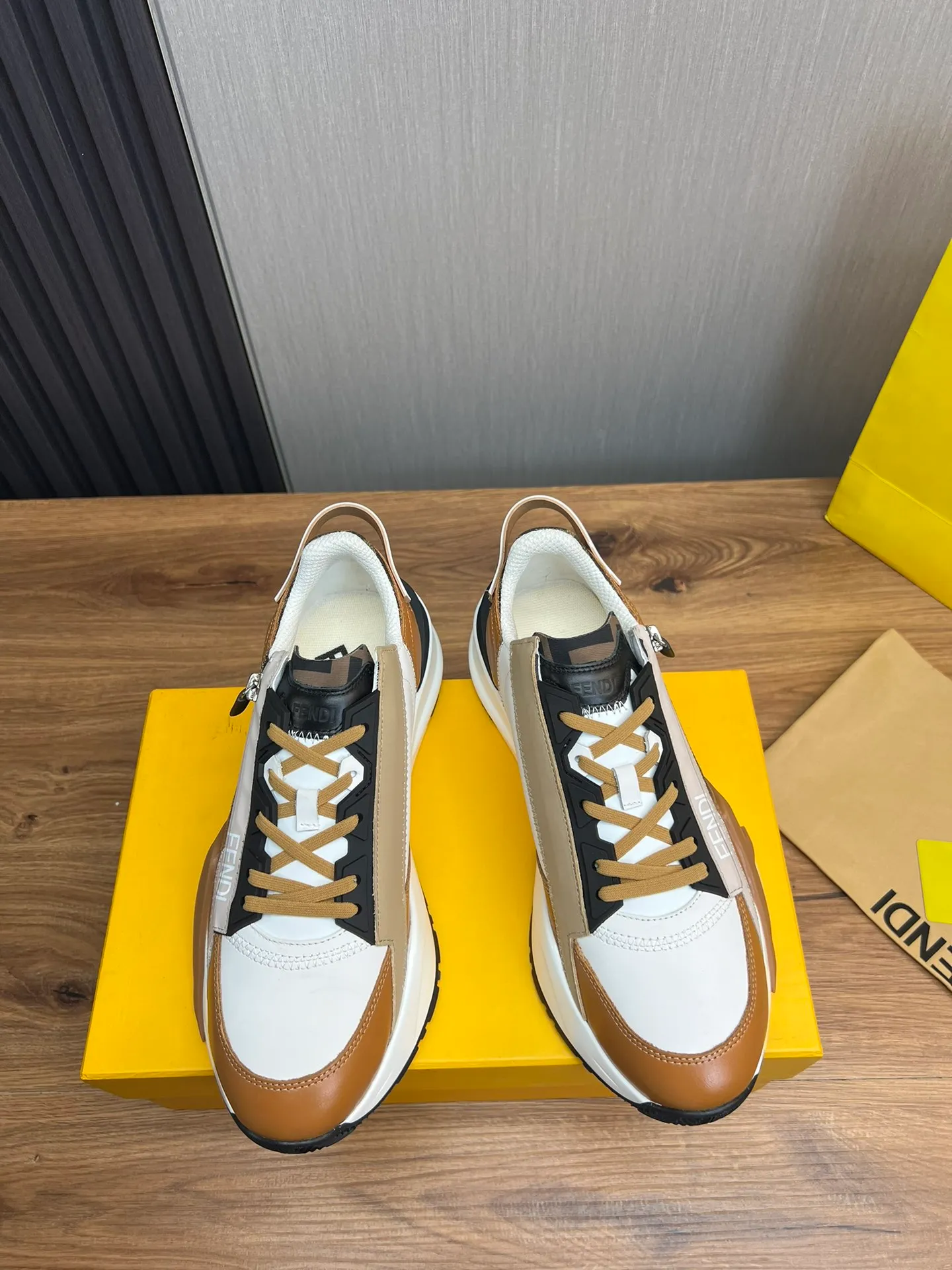 Men's men's shoes💰520💰 Fendi [Fendi] hot style is on the market🔥Fashionable casual men's shoes🔱Made of original brand fly knit fabric. Original cowhide + breathable mesh lining + sheepskin feet. Perfect shape and top quality, you deserve it🔜Original rubber outsole, ultra-light, non-slip and wear-resistant👣 Standard size 38-44